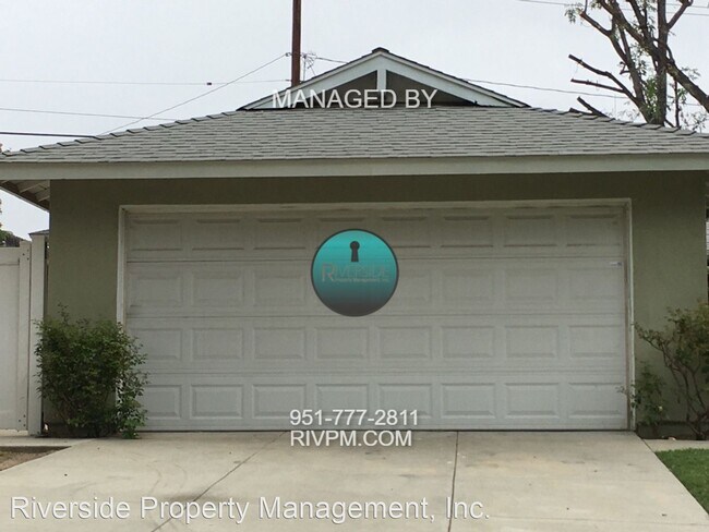 Building Photo - 3 br, 2 bath House - 2262 Border Ave