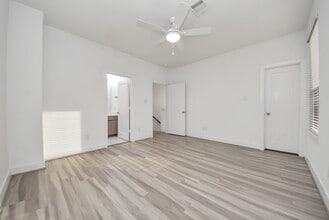 Building Photo - 18716 Centro Main St