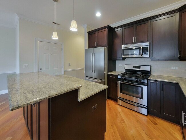 Foto del edificio - 3230 N Kenmore Ave