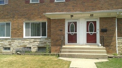 Building Photo - 431 Oak St