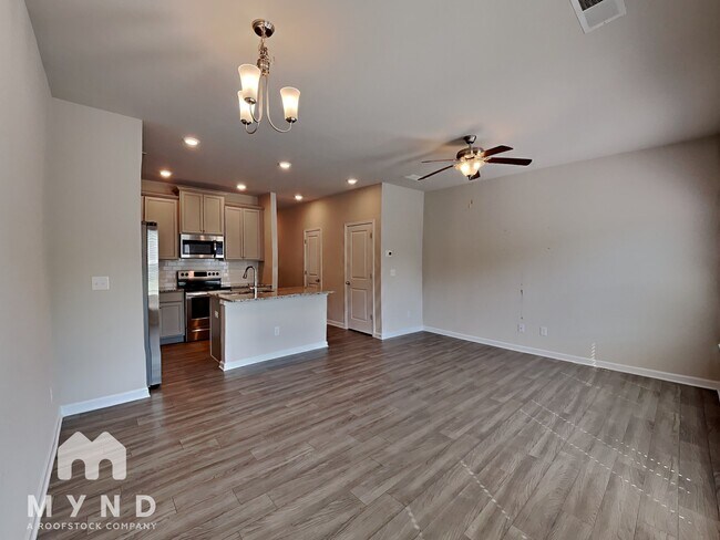 Foto del edificio - 585 McWilliams Rd SE