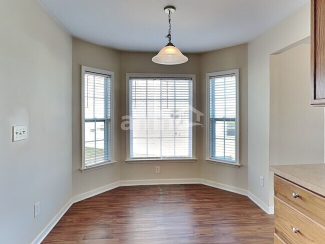 Foto del edificio - 1419 Infinity Ln