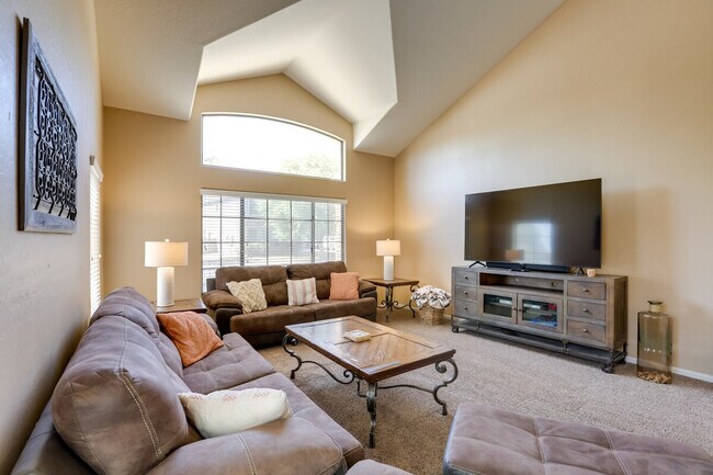 Foto del edificio - 16352 W Roosevelt St