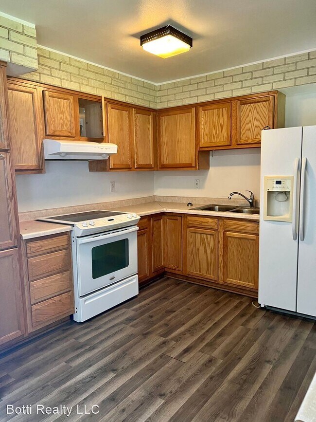 Foto del edificio - 3 br, 1 bath House - 1524 Iris Ave