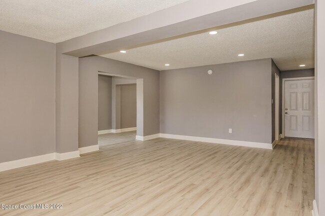 Foto del edificio - 1235 Thoreau St