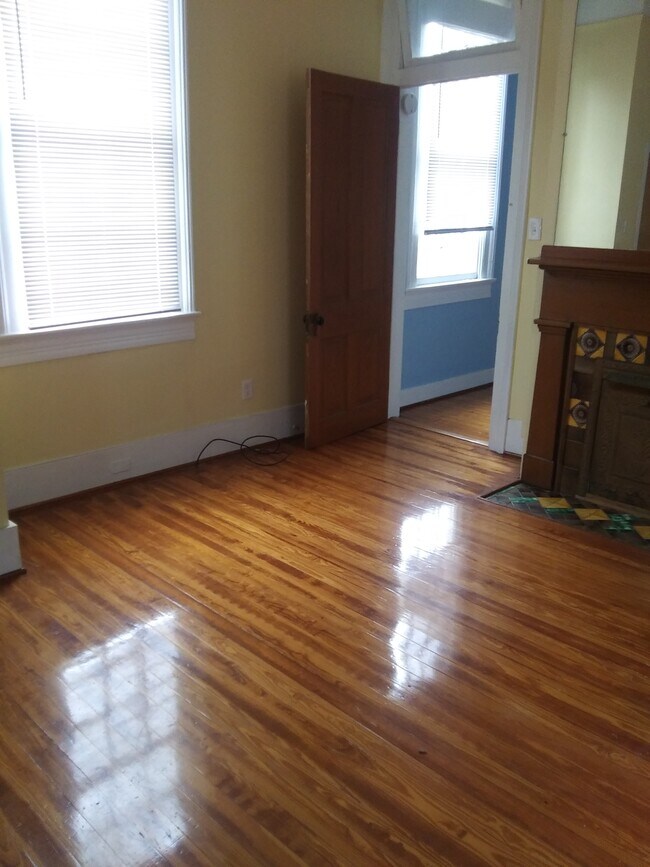 Bedroom/office? - 2851 Carondelet St