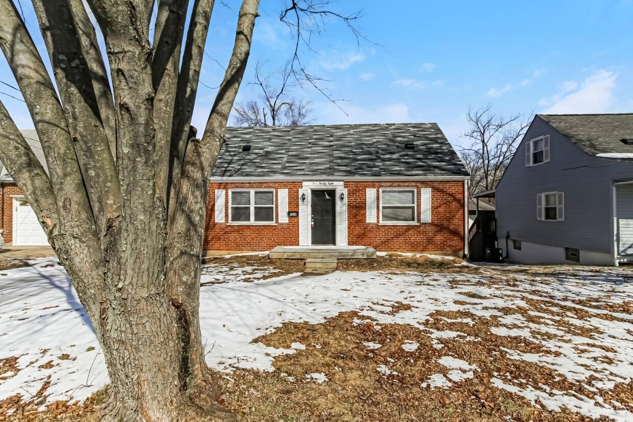 Primary Photo - 528 Roebling Rd
