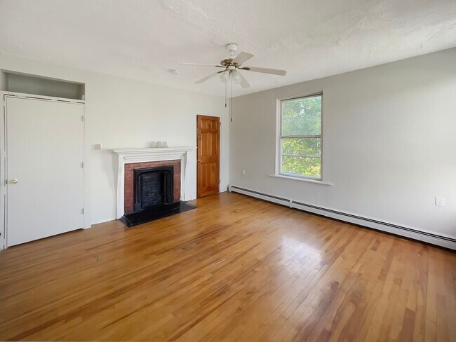 Building Photo - 29 E Cottage St
