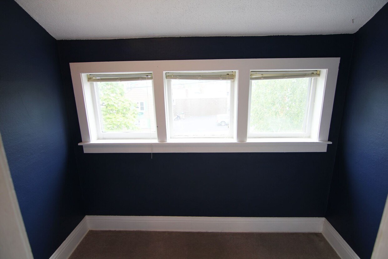 221 N Dewey St, Eau Claire, WI 54703 House Rental in Eau Claire, WI