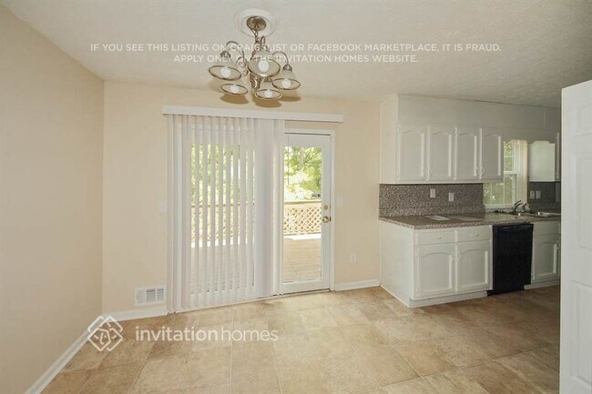 Foto del edificio - 9894 Riverwood Ct