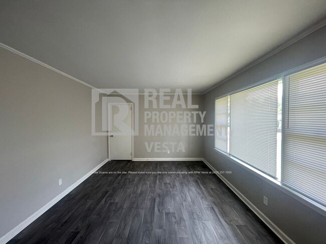 Building Photo - 3129 Stratford Dr