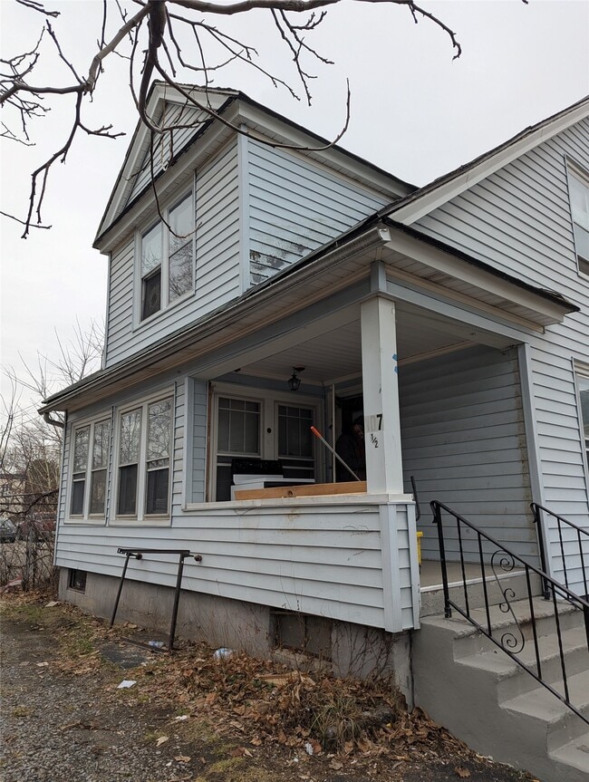 Building Photo - 107 Grant Ave