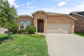 Building Photo - 825 Blackhorse Trl