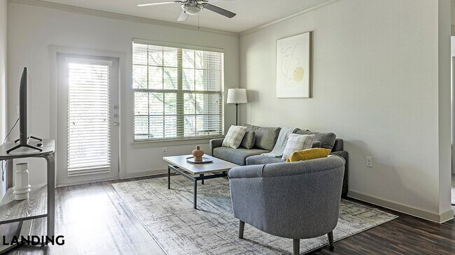 Building Photo - 10800 Lakeline Blvd