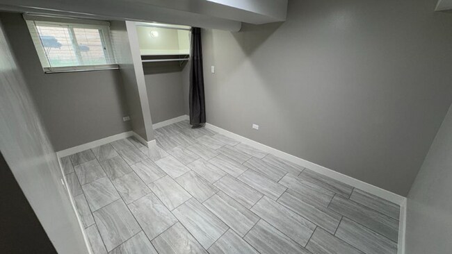 Foto del edificio - 5454 W Berteau Ave