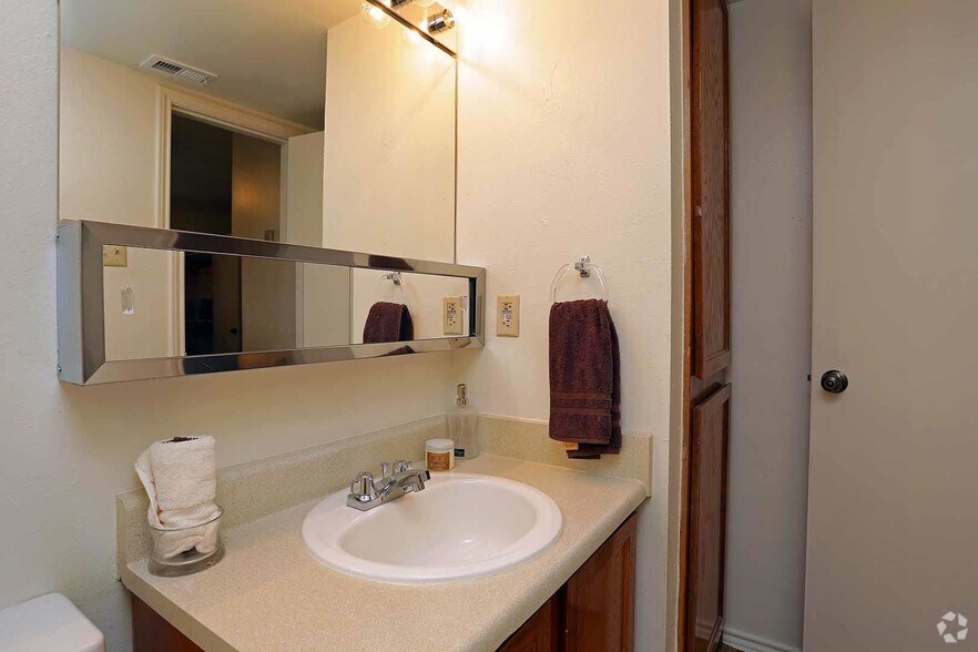 Bathroom Fixtures Grapevine Texas dove creek villas rentals - grapevine, tx | apartments Bathroom Fixtures Grapevine Texas dove creek villas rentals - grapevine, tx | apartments