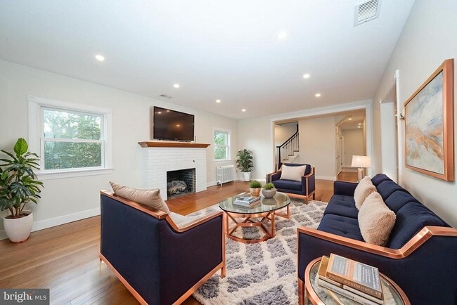 Building Photo - 28 Orchard Ln