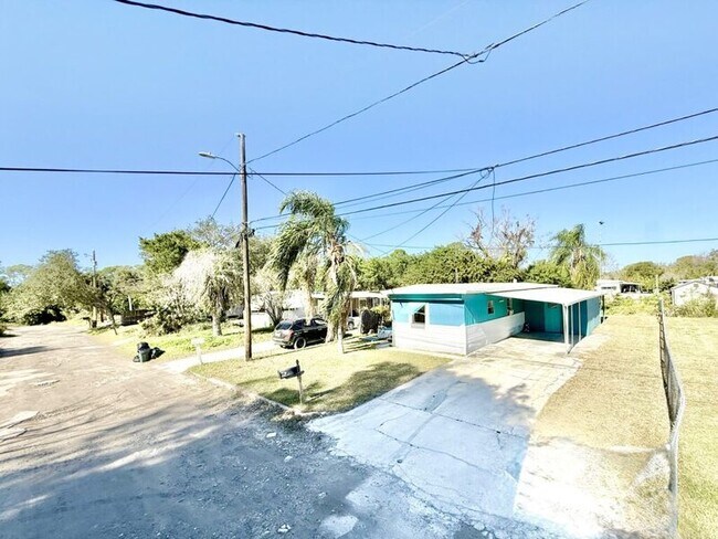 Foto del edificio - 6519 Sandra Dr