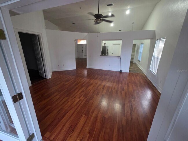 Foto del edificio - 6018 Charloma Dr