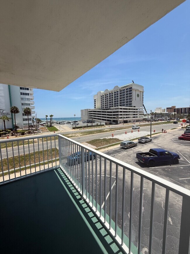 Foto del edificio - 2727 N Atlantic Ave