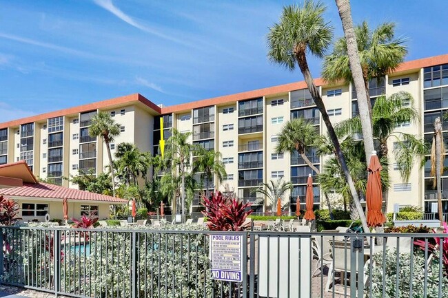 Building Photo - 2350 NE 14th Street Causeway