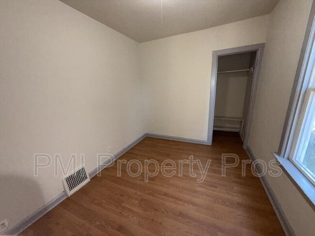 Building Photo - 3057 N Holton St