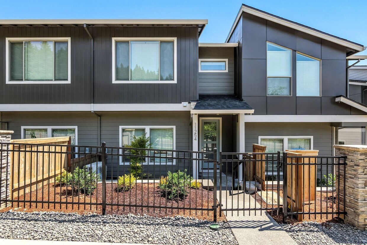 Brand New Construction in Pleasant Valley ... - Brand New Construction in Pleasant Valley ...