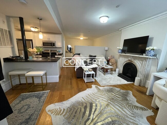 Building Photo - 658 Massachusetts Ave