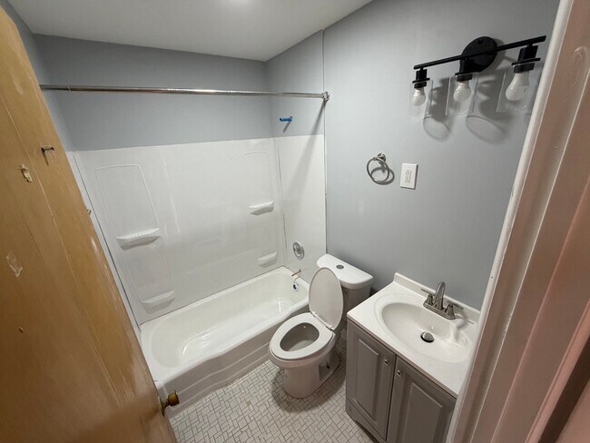 Foto del edificio - 1120 Highmont Dr