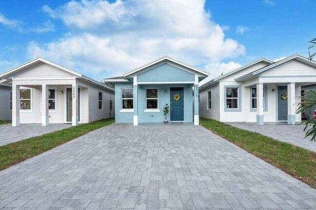 Building Photo - 2683 Hiawatha Ave