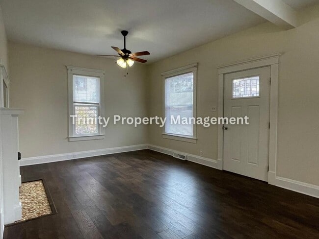 Foto del edificio - 627 Stealey Ave