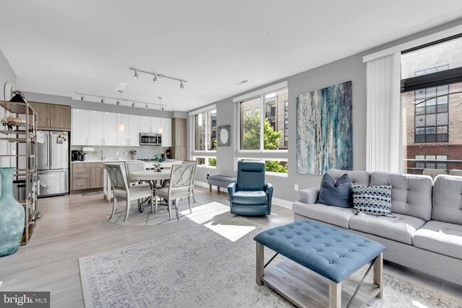 Foto del edificio - 145 Riverhaven Dr