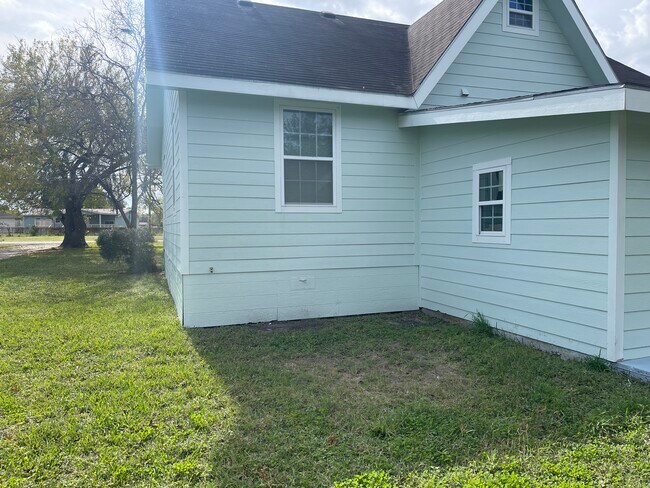 Building Photo - 720 W Merriman St