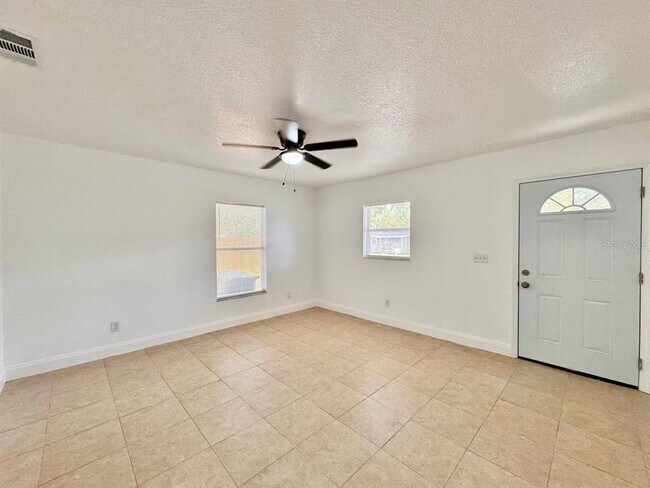 Foto del edificio - 8108 N 11th St