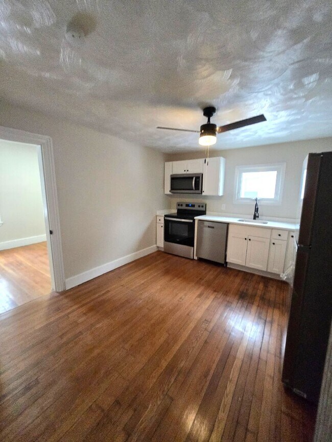 Foto del edificio - 89 Armistice Blvd