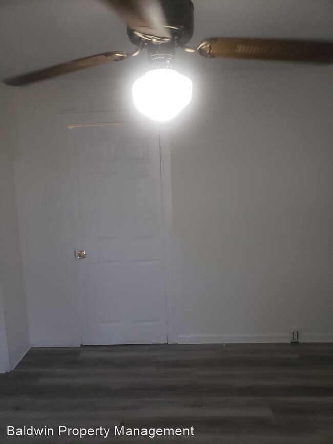 Building Photo - 2 br, 1 bath House - 570 MISSION ROAD