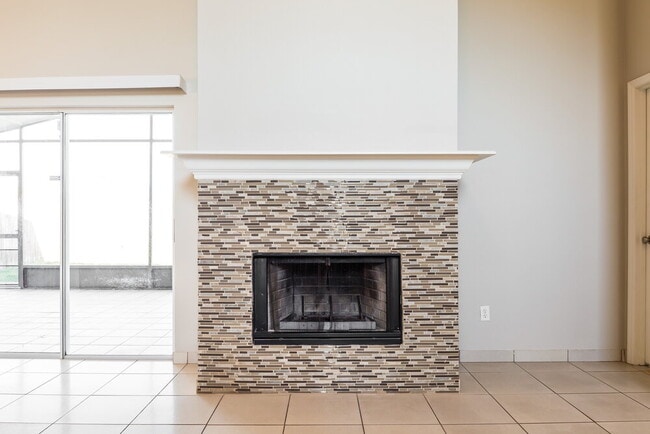 Foto del edificio - 11831 Cranbourne Dr