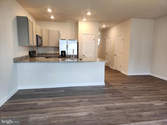 Building Photo - 164 Caterpillar Dr