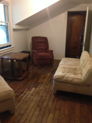 2nd floor living room - 508 E Buffalo St