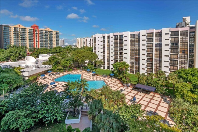Foto del edificio - 16919 N Bay Rd