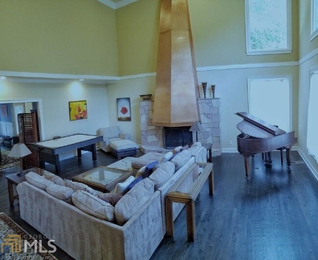 Foto del edificio - 2720 Rangewood Dr