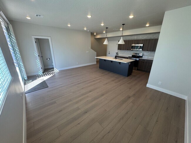 Foto del edificio - 3 Bedroom Home!