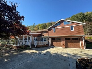 Building Photo - 453 Grippen Hill Rd