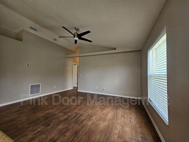 Building Photo - 1528 Ridge Pointe Dr