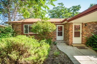 Building Photo - 4425 Comanche Dr