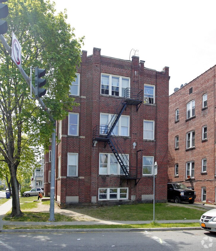 Foto del edificio - 400 Church St