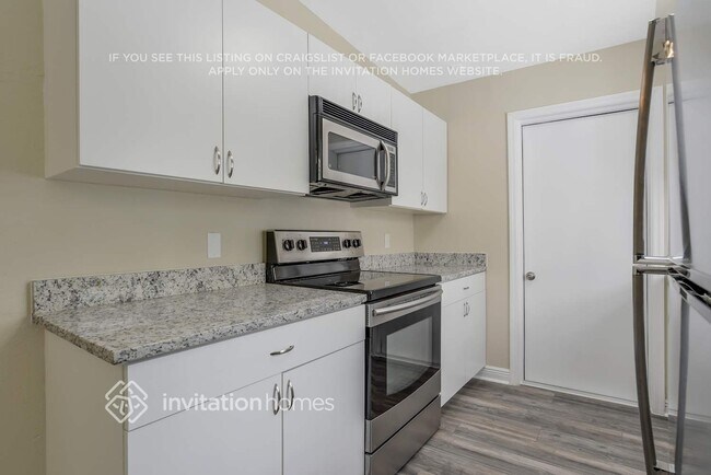 Building Photo - 5218 Grandview Dr