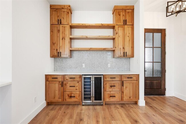 Building Photo - 111 Kukui Ct