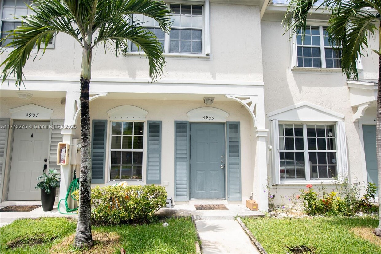Foto principal - 4905 SW 31st Ter