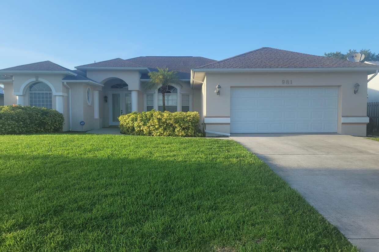 981 SW Abingdon Ave, Port Saint Lucie, FL 34953 - House Rental in Port ...